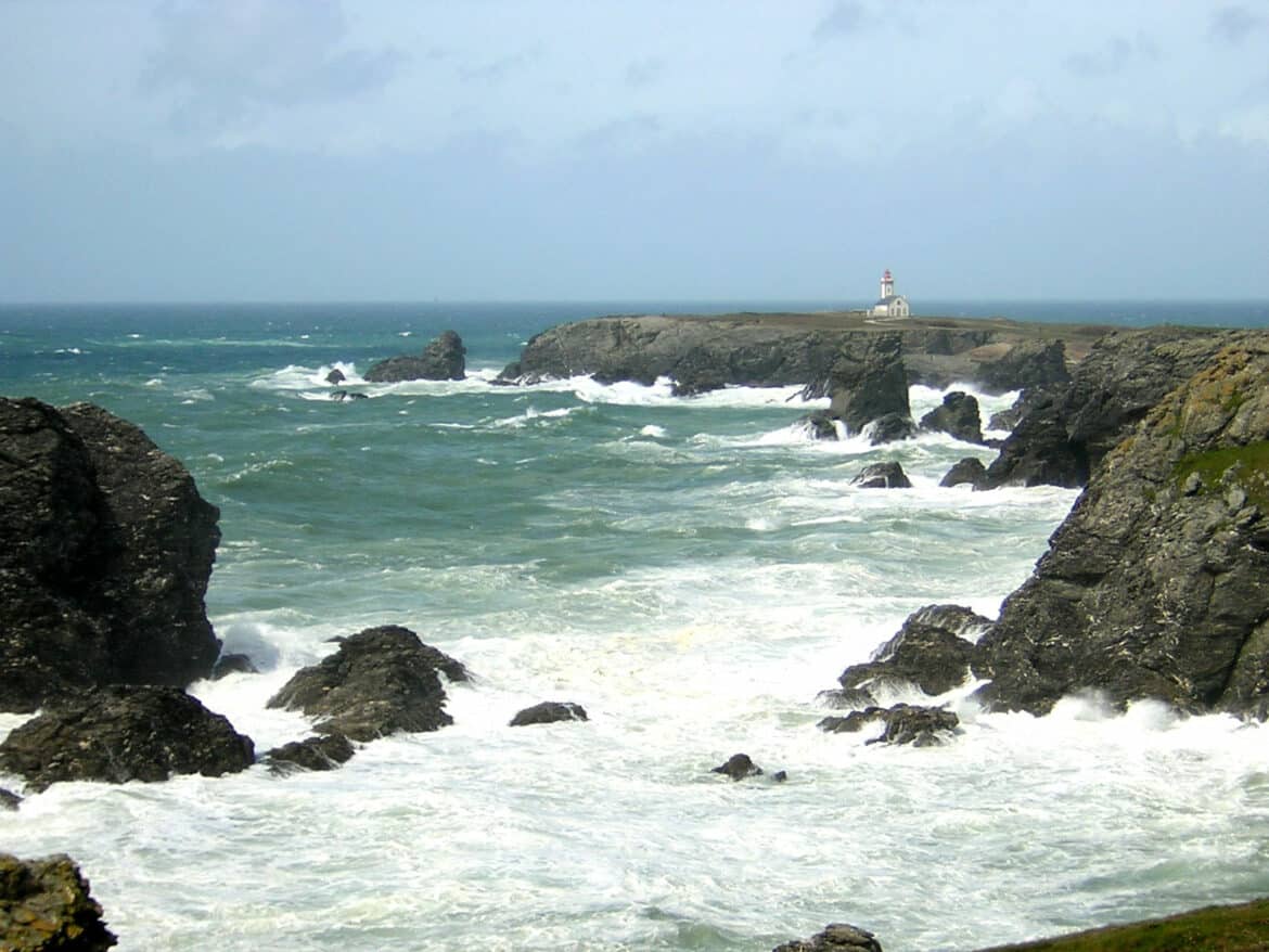 Belle-ile_Les_Poulains_un_jour_de_tempete_2